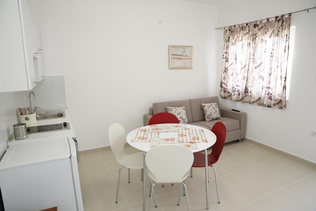 Apartment Udovicic Vodice Zimmer foto