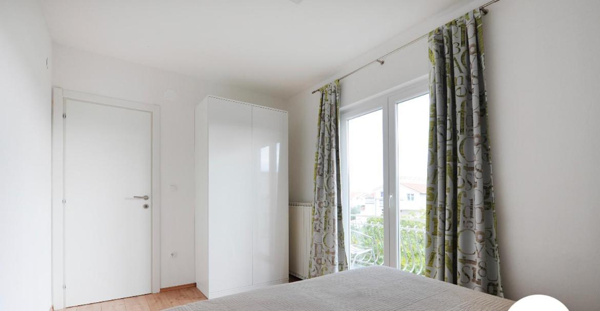 Apartment Udovicic Vodice Exterior foto